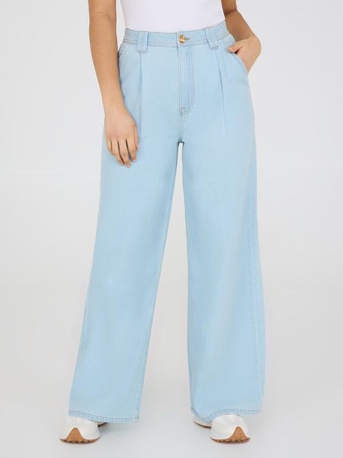 Front Pleat Wide-Leg Jeans